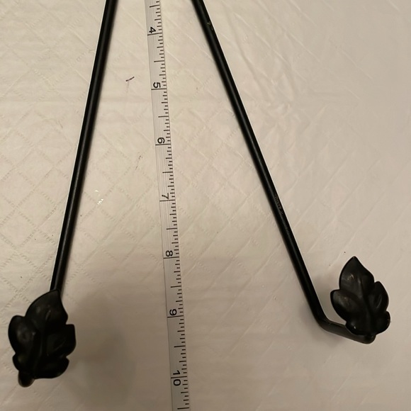 Welcome Plate approx. 10.5” across & metal wall hanger 9.5” length. - Picture 6 of 6